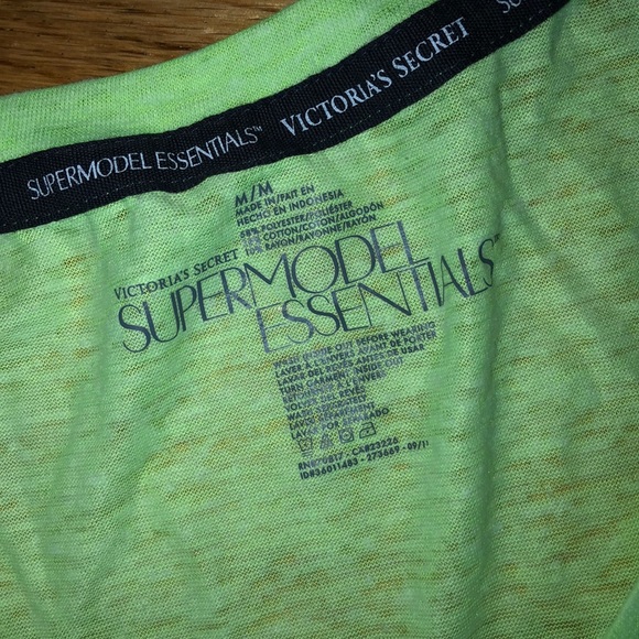 💛 VS Supermodel Essentials Tee Size M - Picture 3 of 4